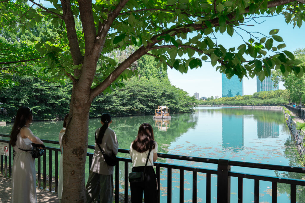 大阪・関西万博出展に向けて好出航。水都・大阪で水上を自由に動く床『海床ロボット』が実証実験